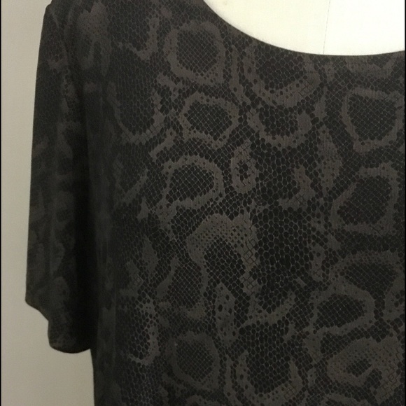 Woman’s Maxi Short Sleeve Leopard Print Dress - Picture 5 of 7